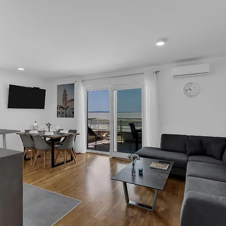 Apartment Luxury And Modern With Sea View And Garage *
