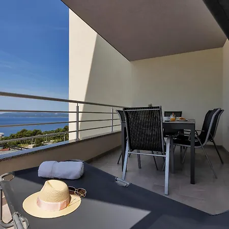 Apartment Luxury And Modern With Sea View And Garage Makarska