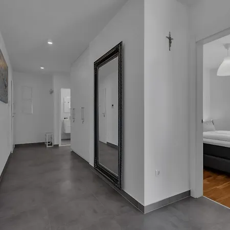 Apartment Luxury And Modern With Sea View And Garage *